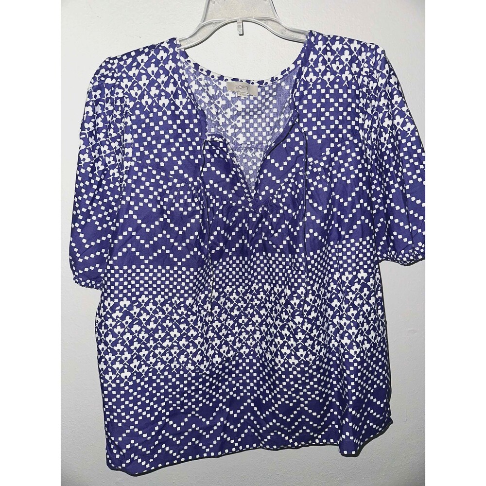 LOFT Blue & White Geometric Print Split Neck Blouse Sz M - Picture 2 of 4